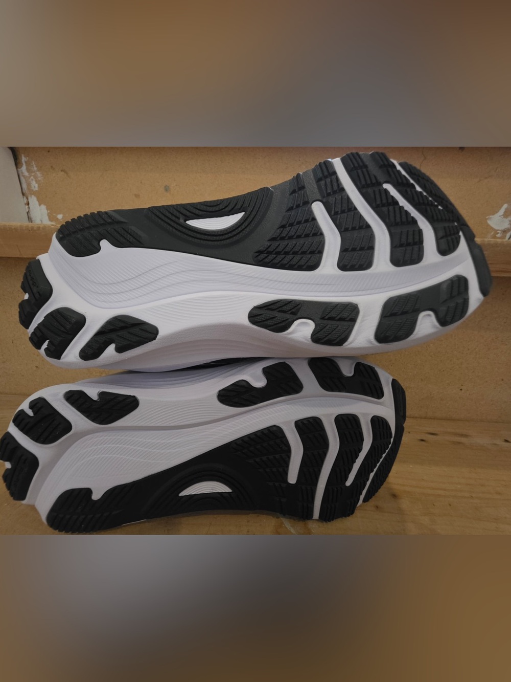ASICS runners - Picture 3 of 6